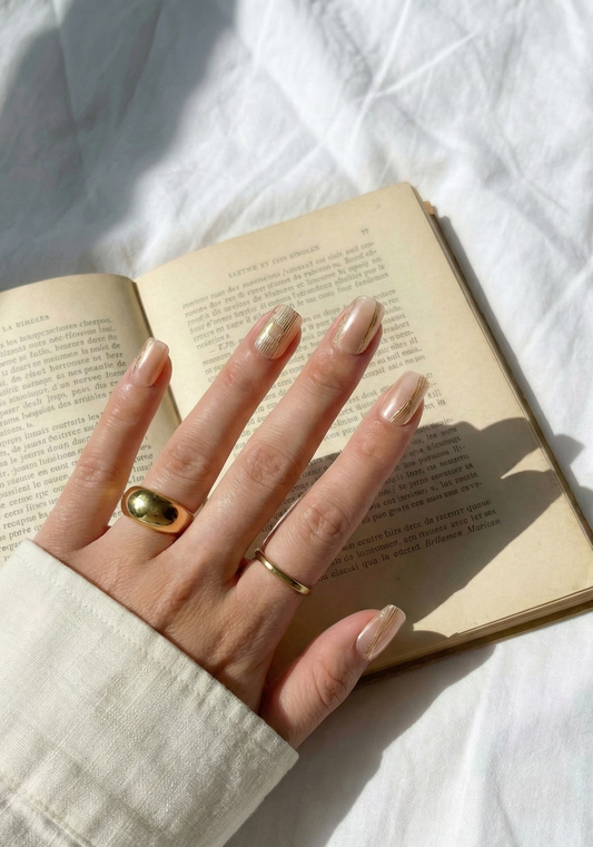 tich press on nail/Elsa